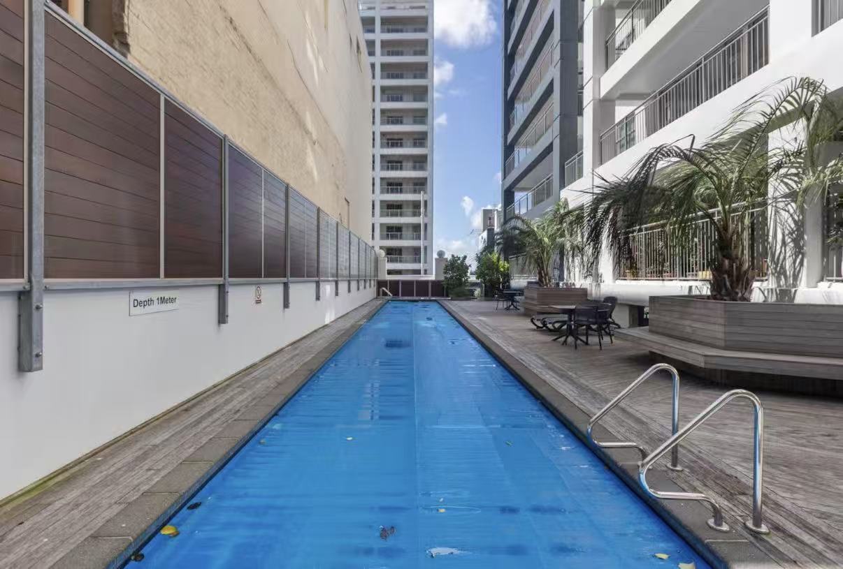 The Statesman | Well-Managed CBD Building | Studio with Balcony | Near UoA & AUT | $430/wk – photo 1 of 15