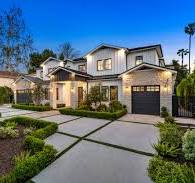 Premium CBD Apartment with Pool and Home Office