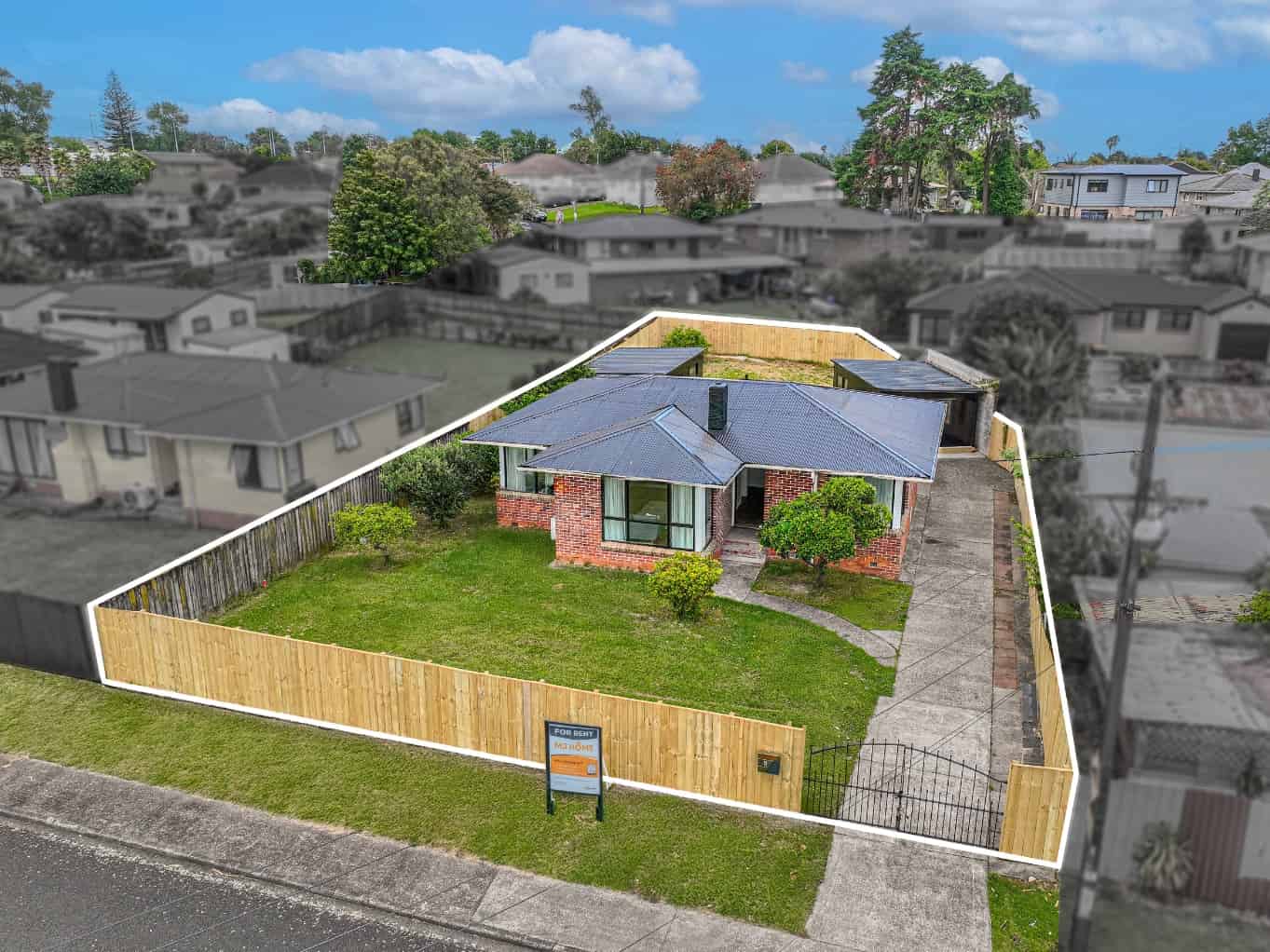 Stunning New Build with Views and Modern Comforts