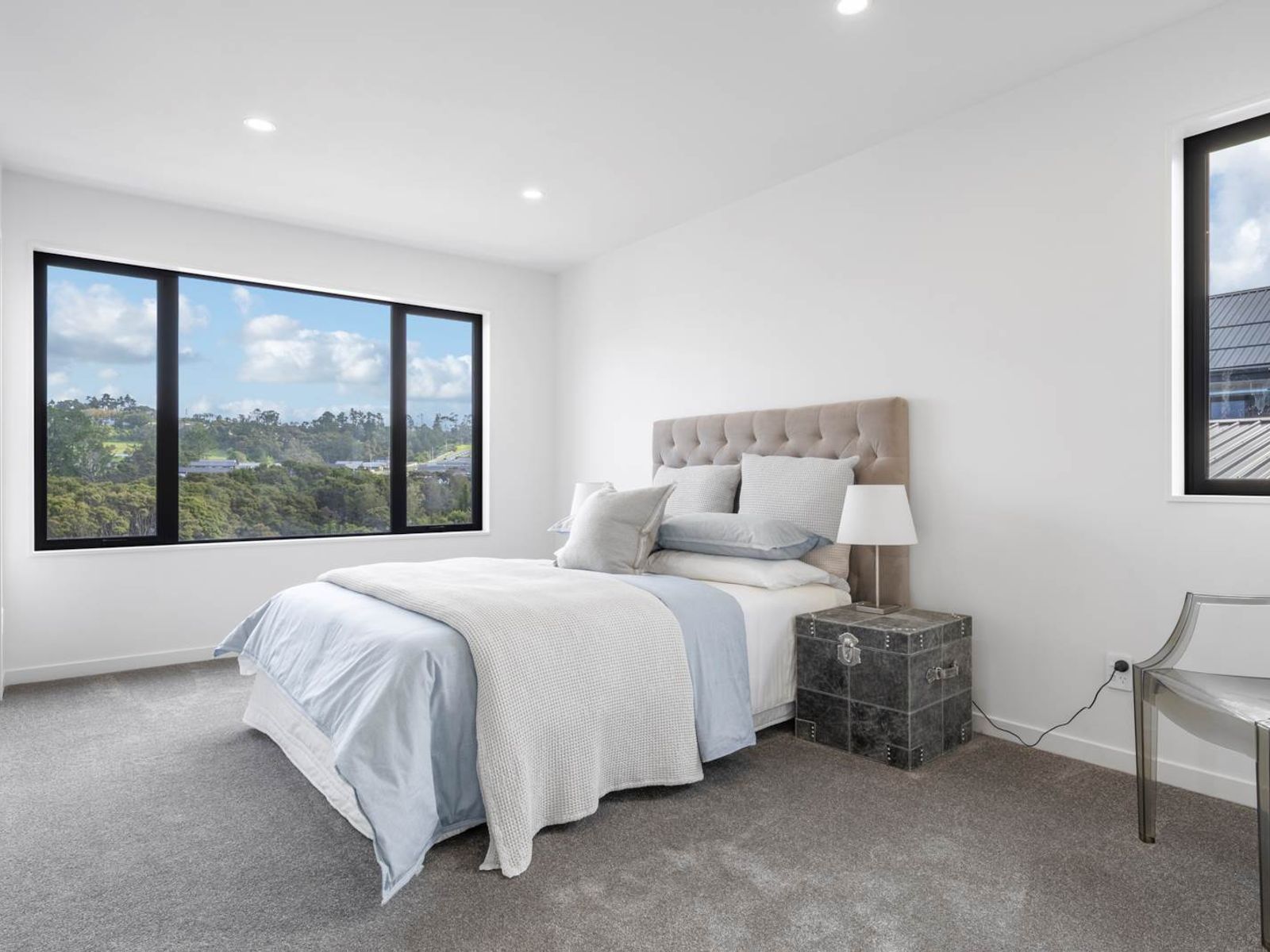 Stylish 2 Bedroom Home in Prime Location