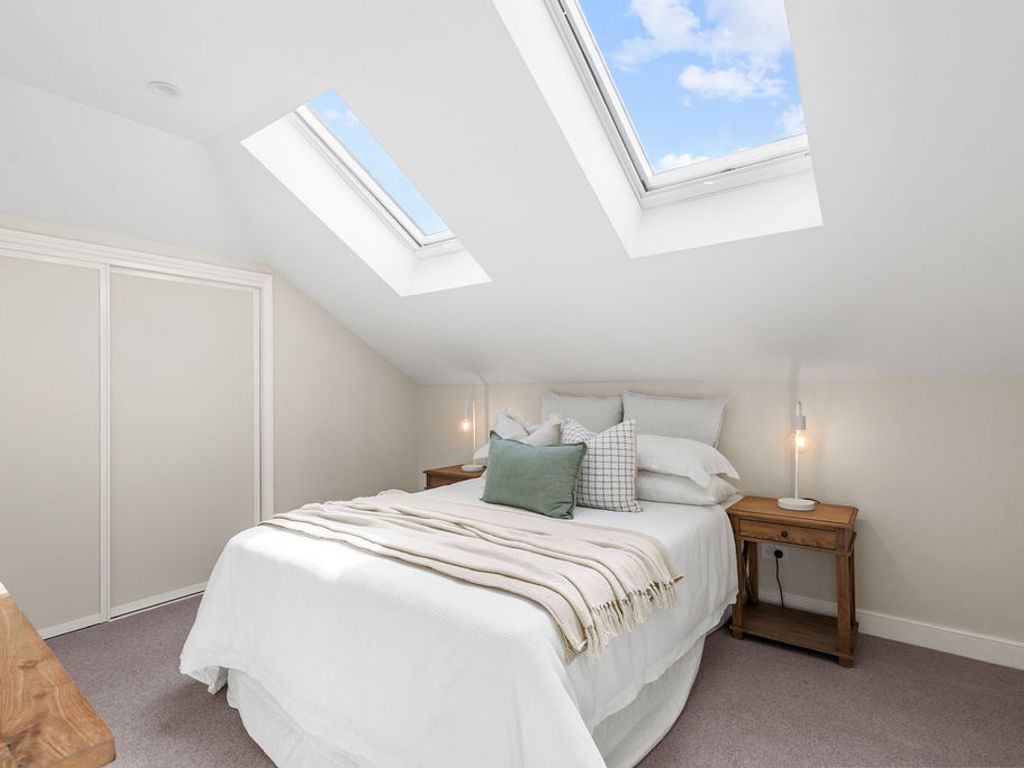 Charming 2-Bedroom Home in Auckland Central
