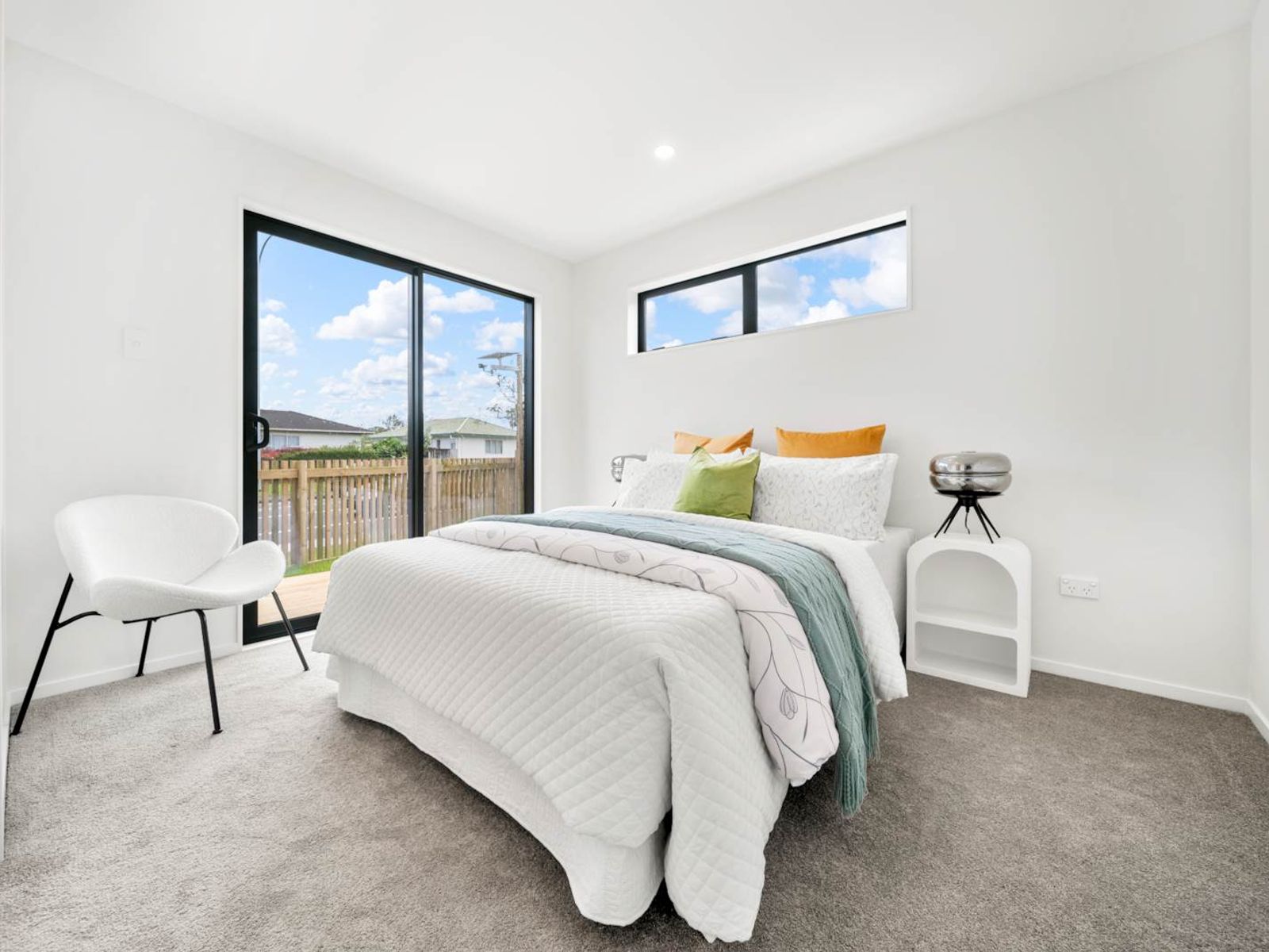 Modern 1 Bedroom Apartment in Mt Albert – photo 3 of 4